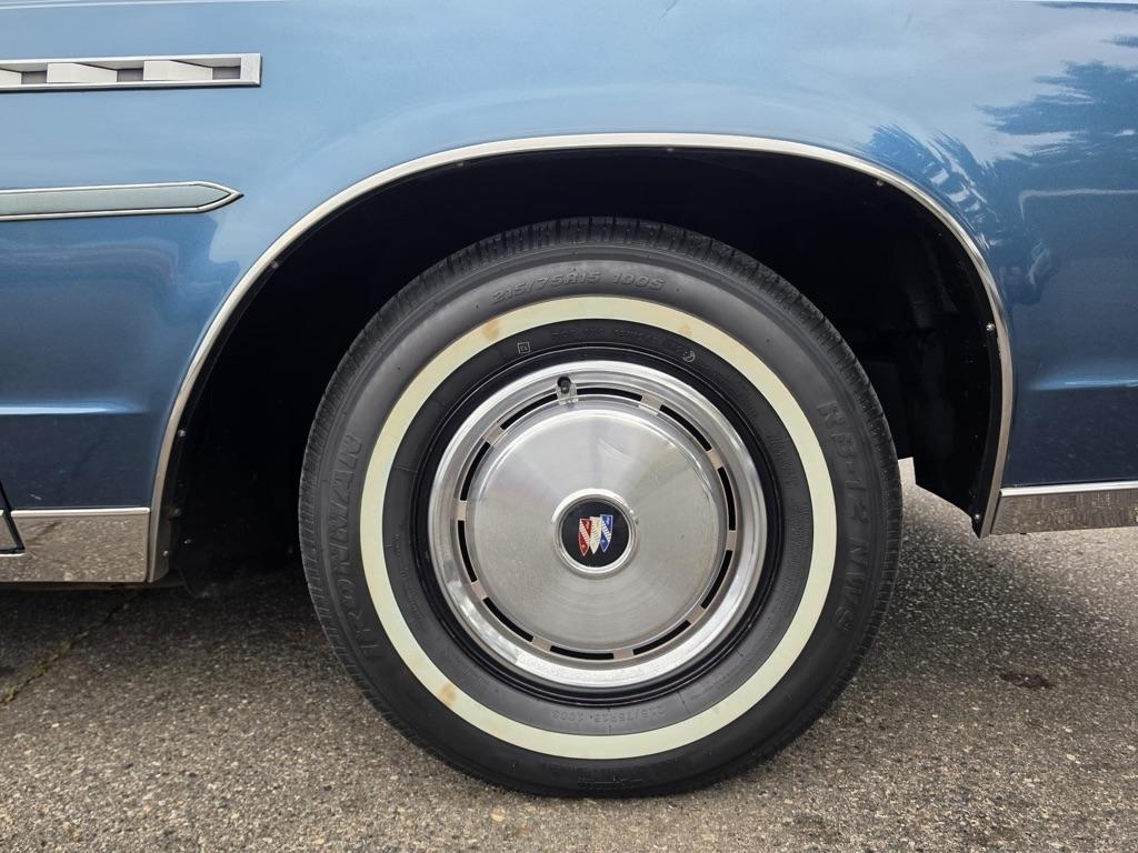 Buick LeSabre Custom 4D Sedan 1977