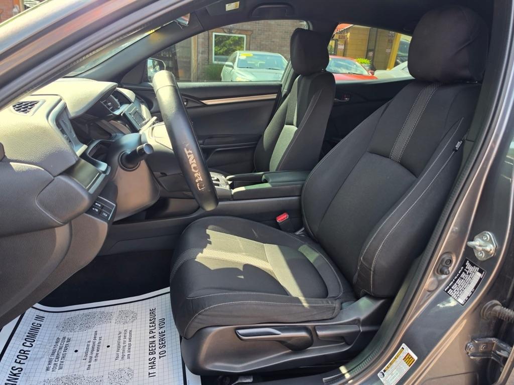 Honda Civic Hatchback LX CVT 2021