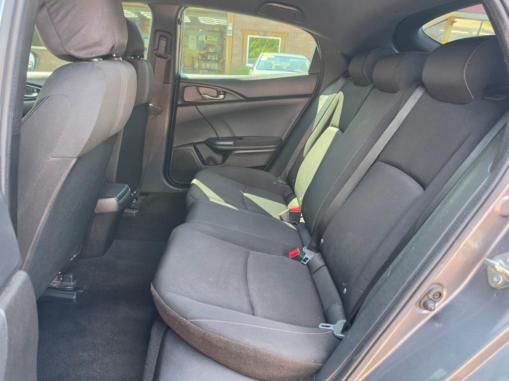 Honda Civic Hatchback LX CVT 2021