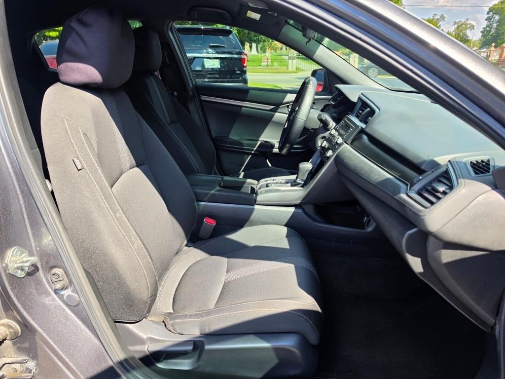 Honda Civic Hatchback LX CVT 2021