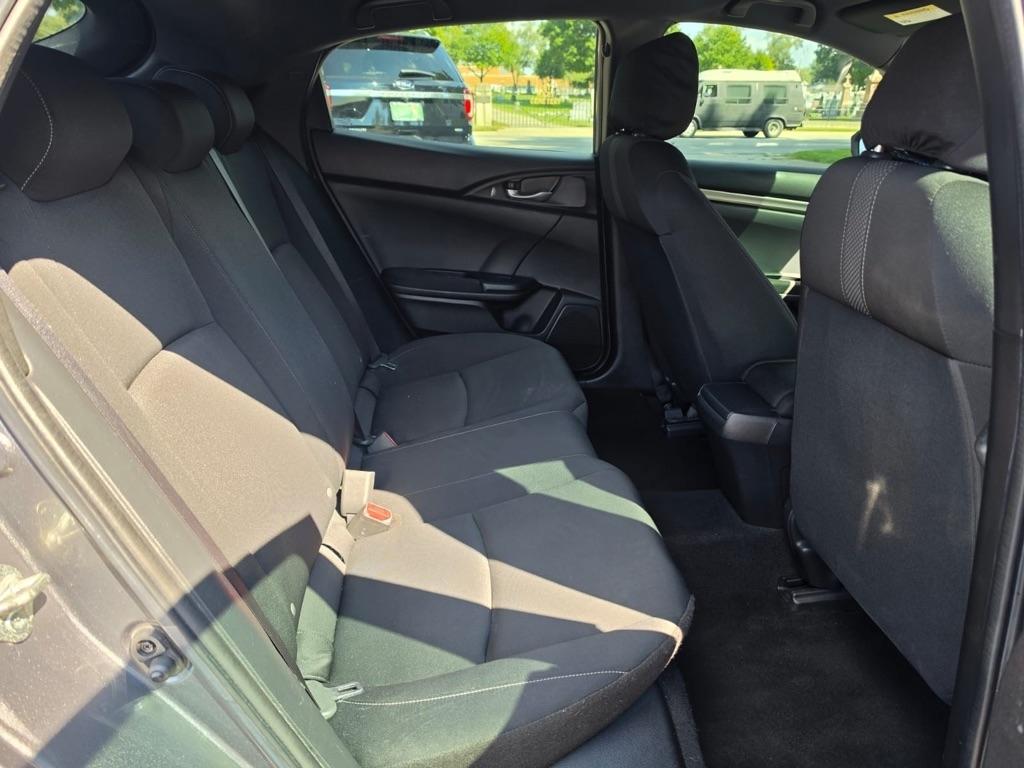 Honda Civic Hatchback LX CVT 2021