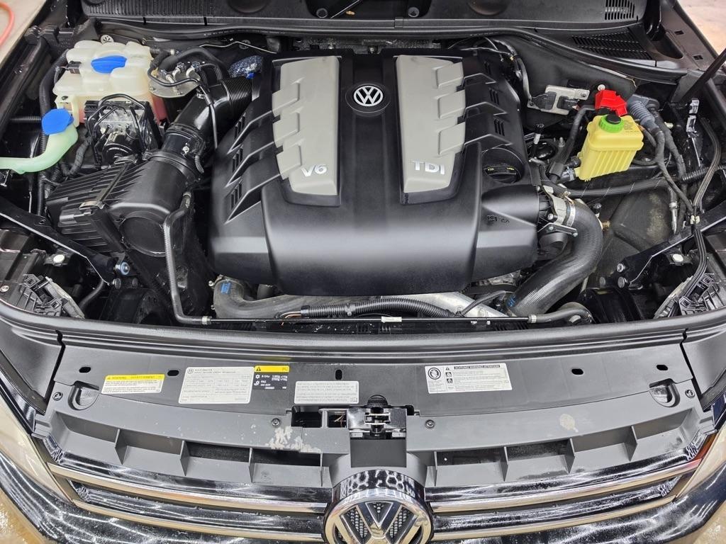 Volkswagen Touareg 4dr TDI Sport w/Nav 2014