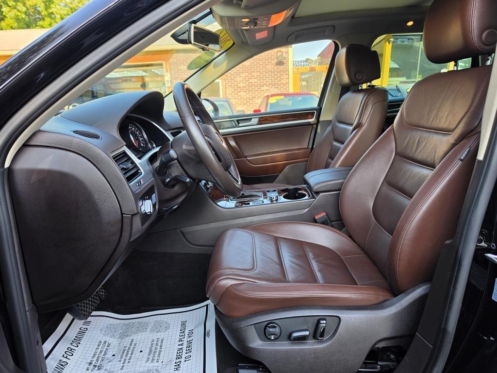 Volkswagen Touareg 4dr TDI Sport w/Nav 2014