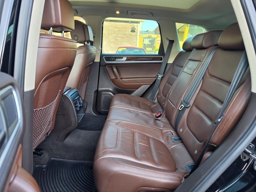 Volkswagen Touareg 4dr TDI Sport w/Nav 2014