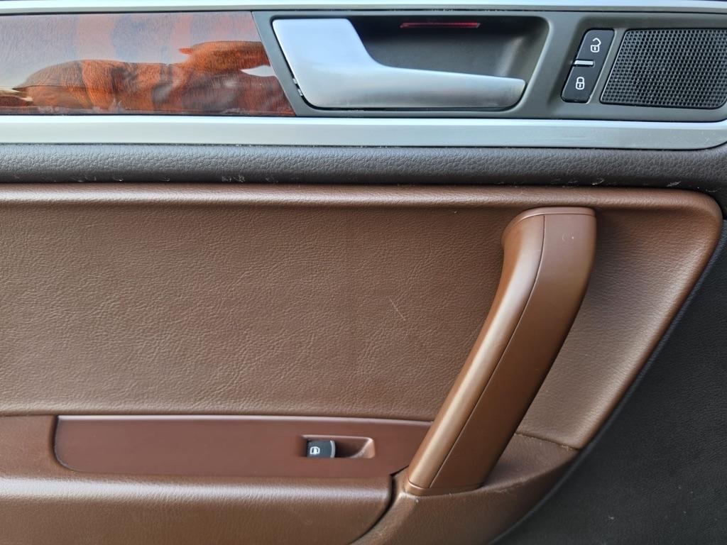 Volkswagen Touareg 4dr TDI Sport w/Nav 2014