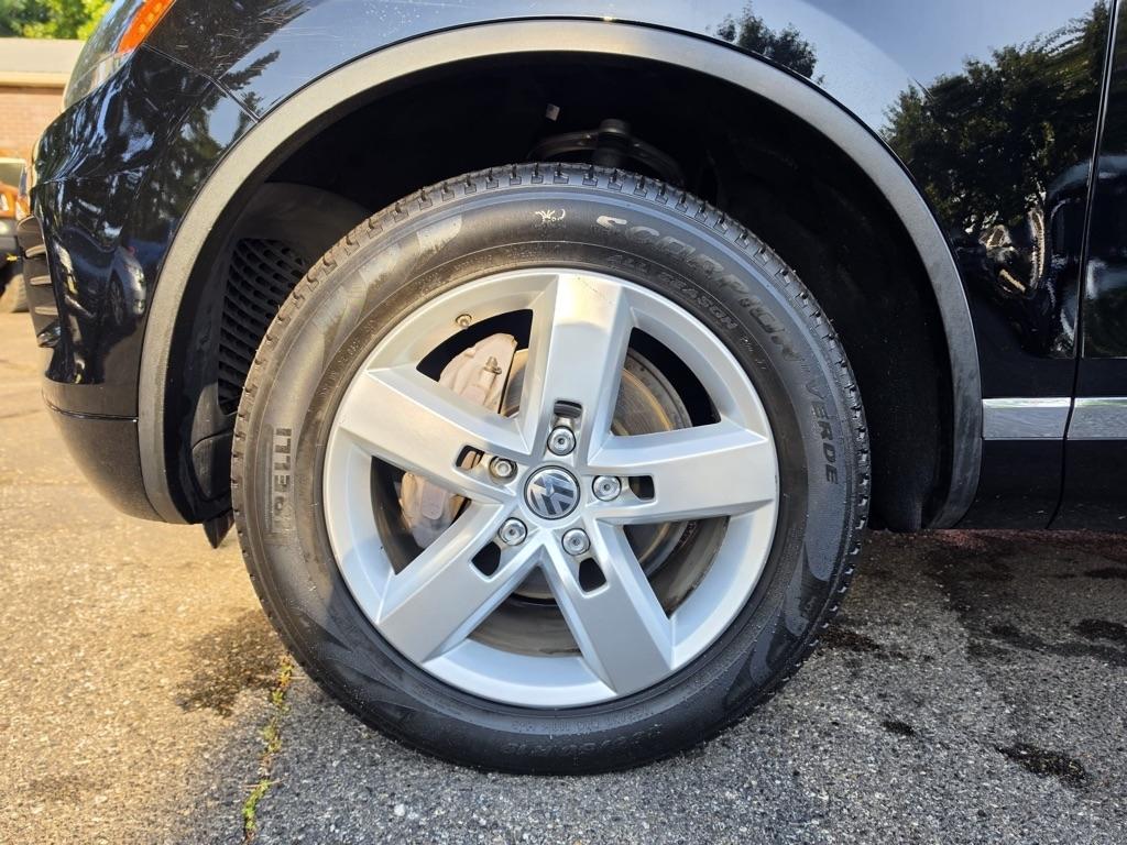 Volkswagen Touareg 4dr TDI Sport w/Nav 2014