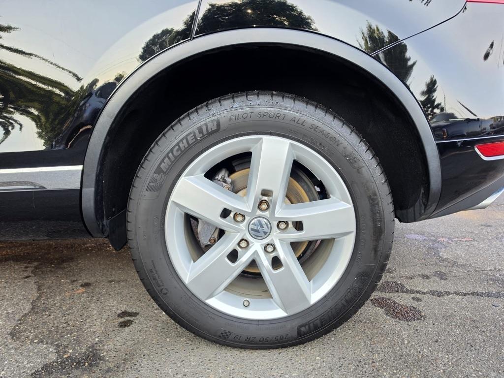 Volkswagen Touareg 4dr TDI Sport w/Nav 2014