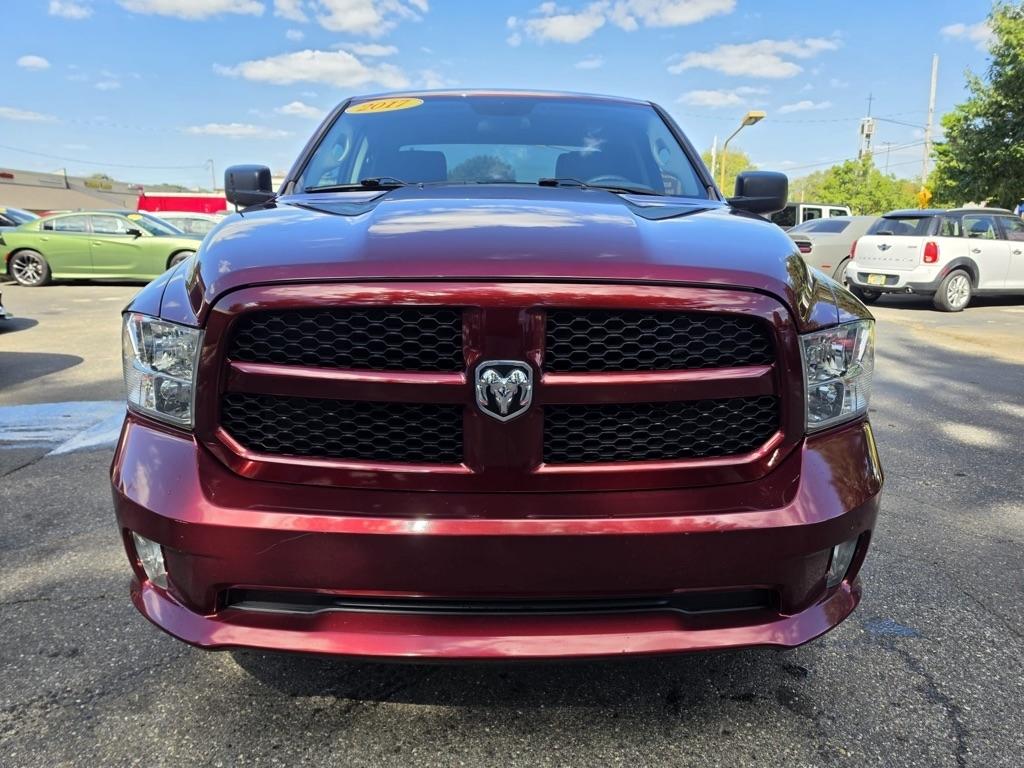 RAM 1500 Express 4x2 Quad Cab 6'4" Box 2017