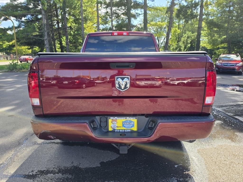 RAM 1500 Express 4x2 Quad Cab 6'4" Box 2017