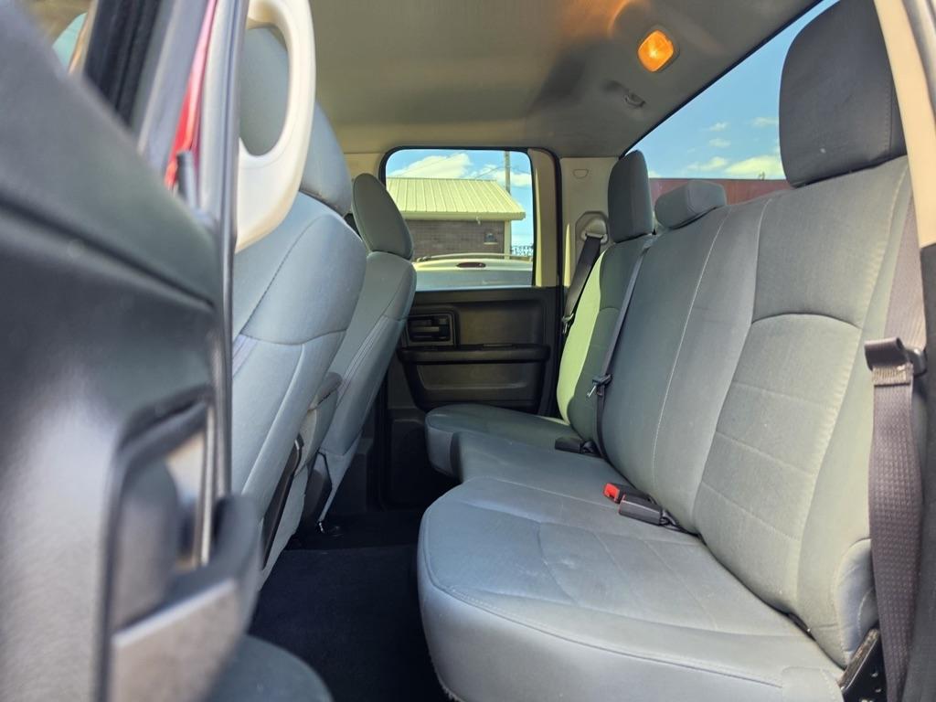 RAM 1500 Express 4x2 Quad Cab 6'4" Box 2017
