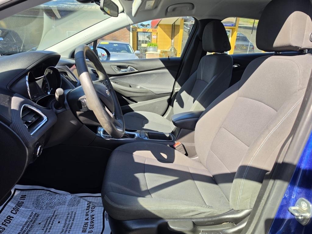 Chevrolet Cruze 4dr Sdn LT 2019