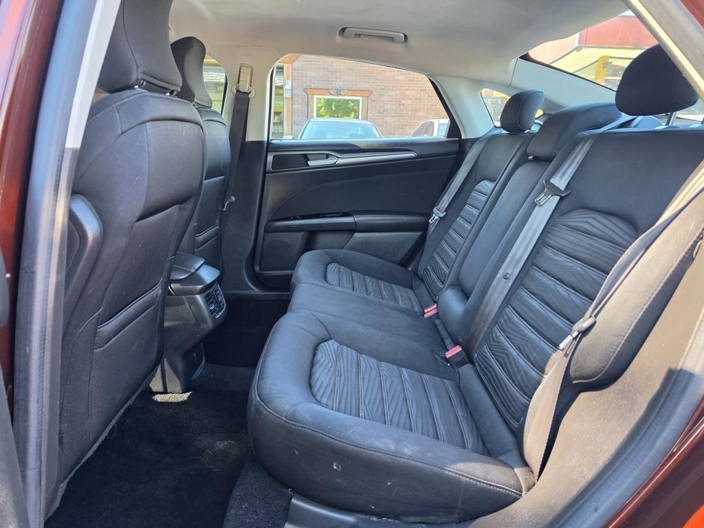 Ford Fusion 4dr Sdn SE FWD 2016