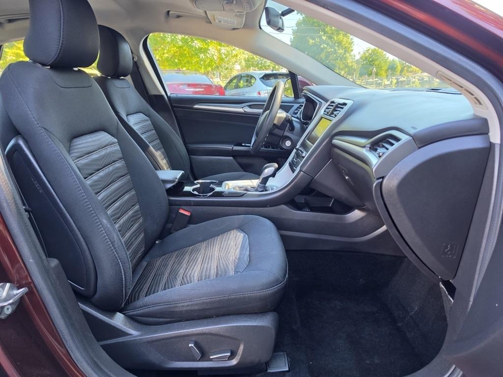 Ford Fusion 4dr Sdn SE FWD 2016