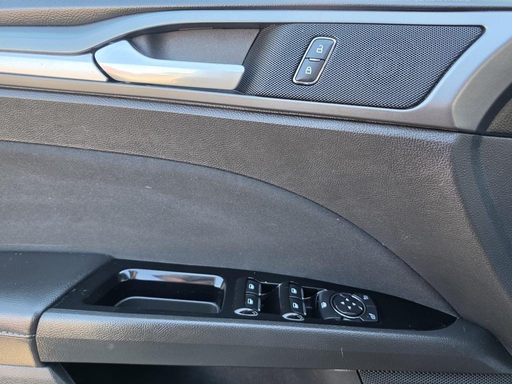 Ford Fusion 4dr Sdn SE FWD 2016