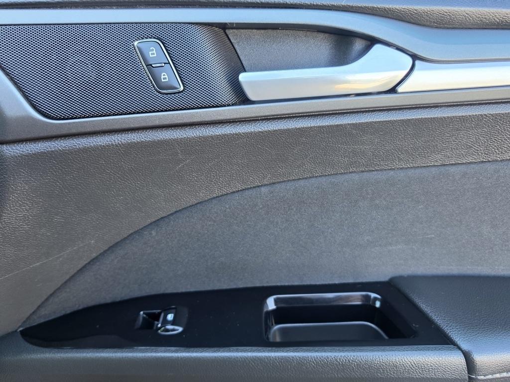 Ford Fusion 4dr Sdn SE FWD 2016