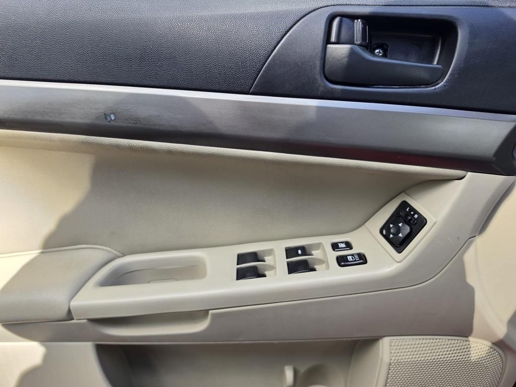 Mitsubishi Lancer 4dr Sdn Man ES FWD 2014