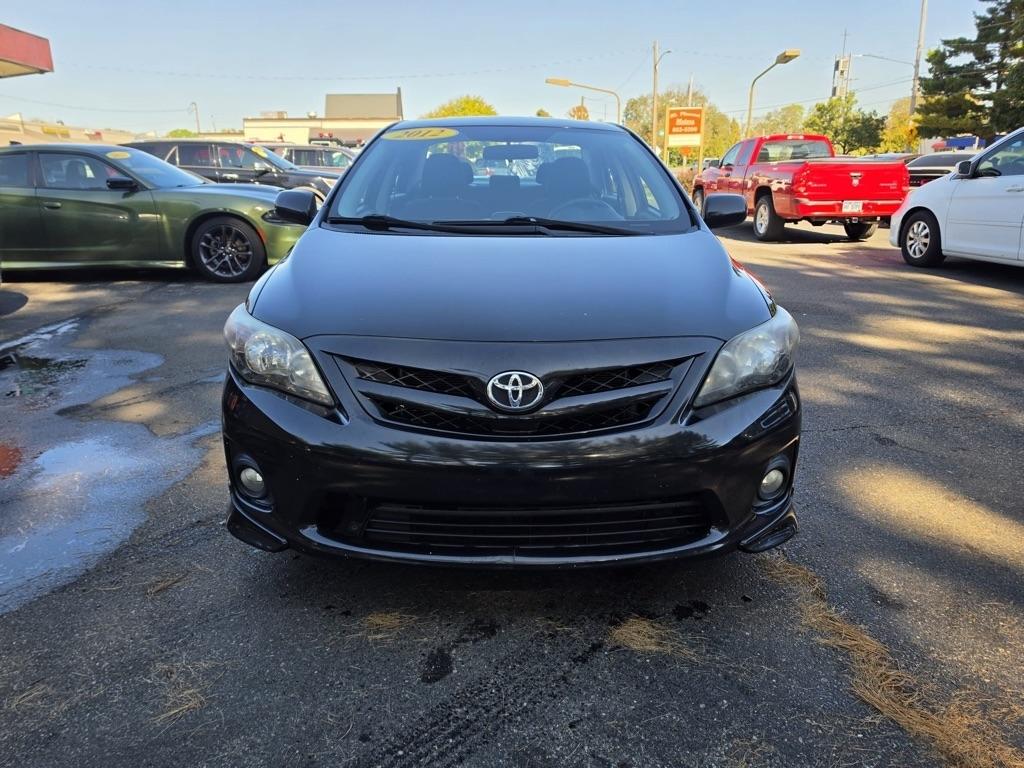 Toyota Corolla 4dr Sdn Man L (Natl) 2012