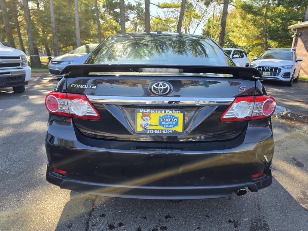 Toyota Corolla 4dr Sdn Man L (Natl) 2012