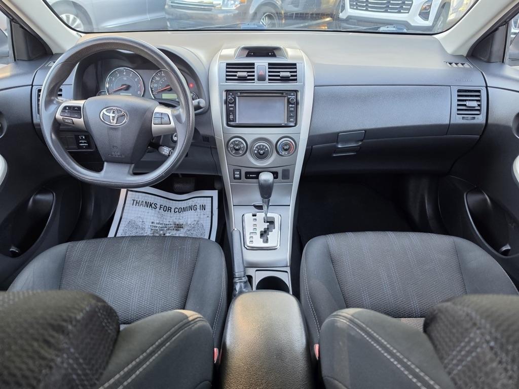 Toyota Corolla 4dr Sdn Man L (Natl) 2012
