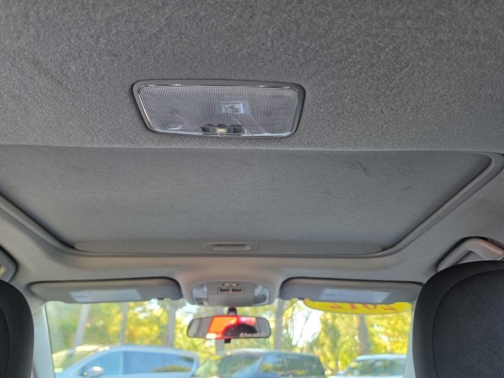 Toyota Corolla 4dr Sdn Man L (Natl) 2012