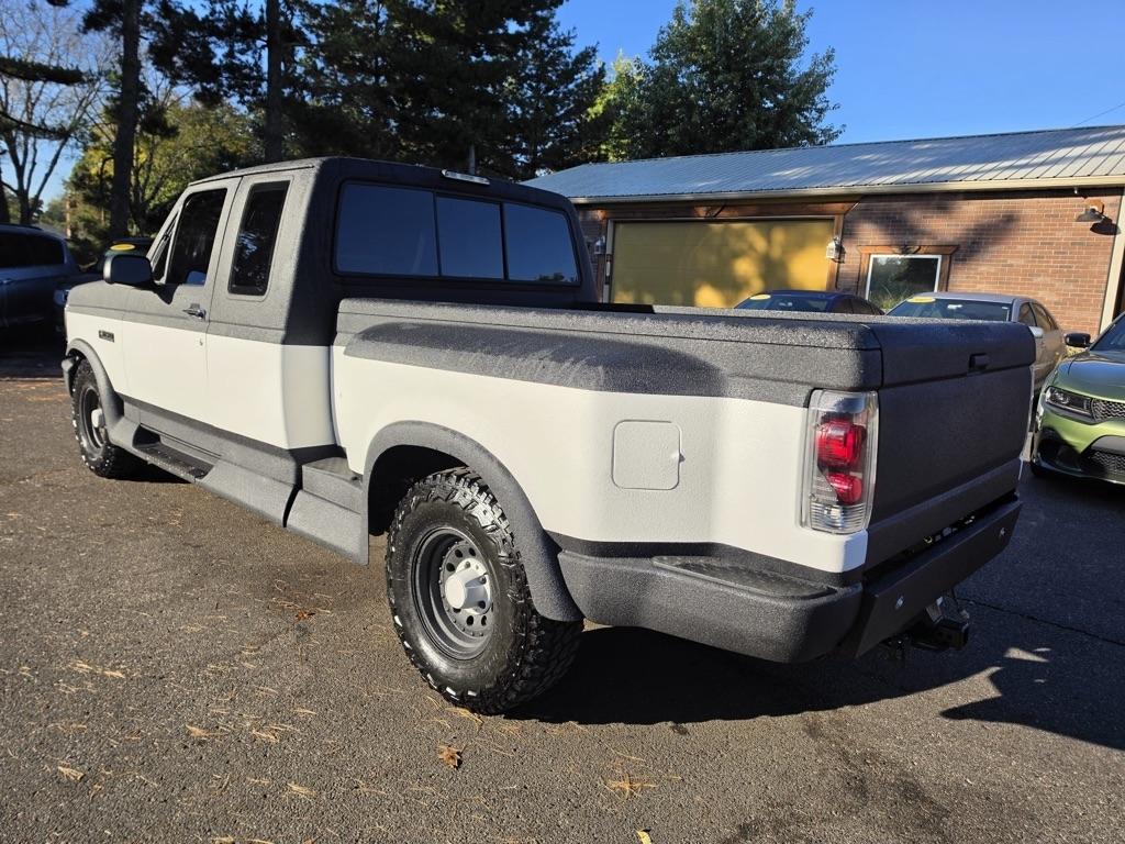 Ford F-150 Supercab 138.8" WB 4WD 1995