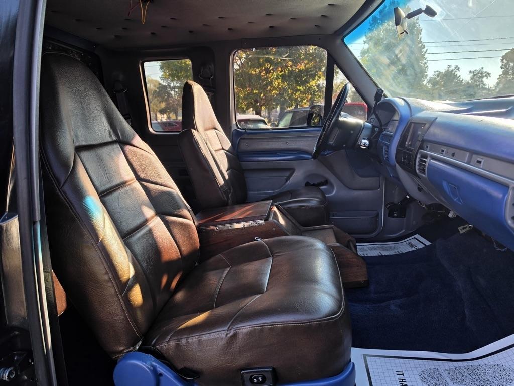 Ford F-150 Supercab 138.8" WB 4WD 1995