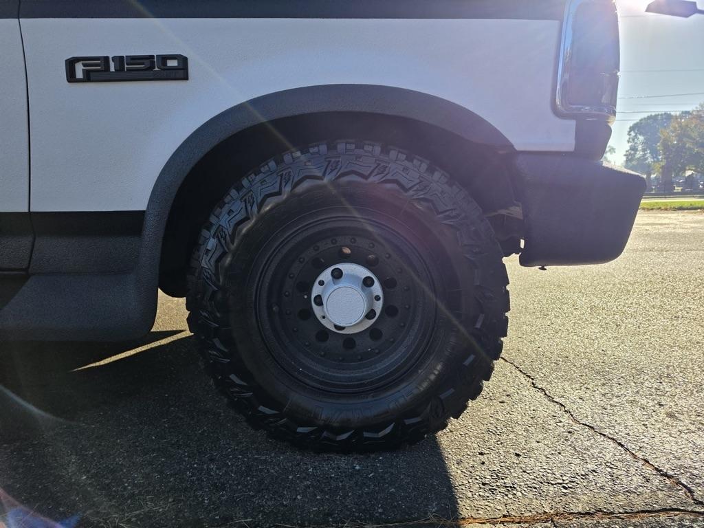 Ford F-150 Supercab 138.8" WB 4WD 1995