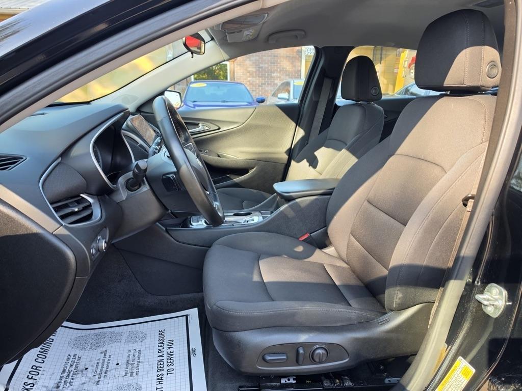 Chevrolet Malibu 4dr Sdn RS 2025