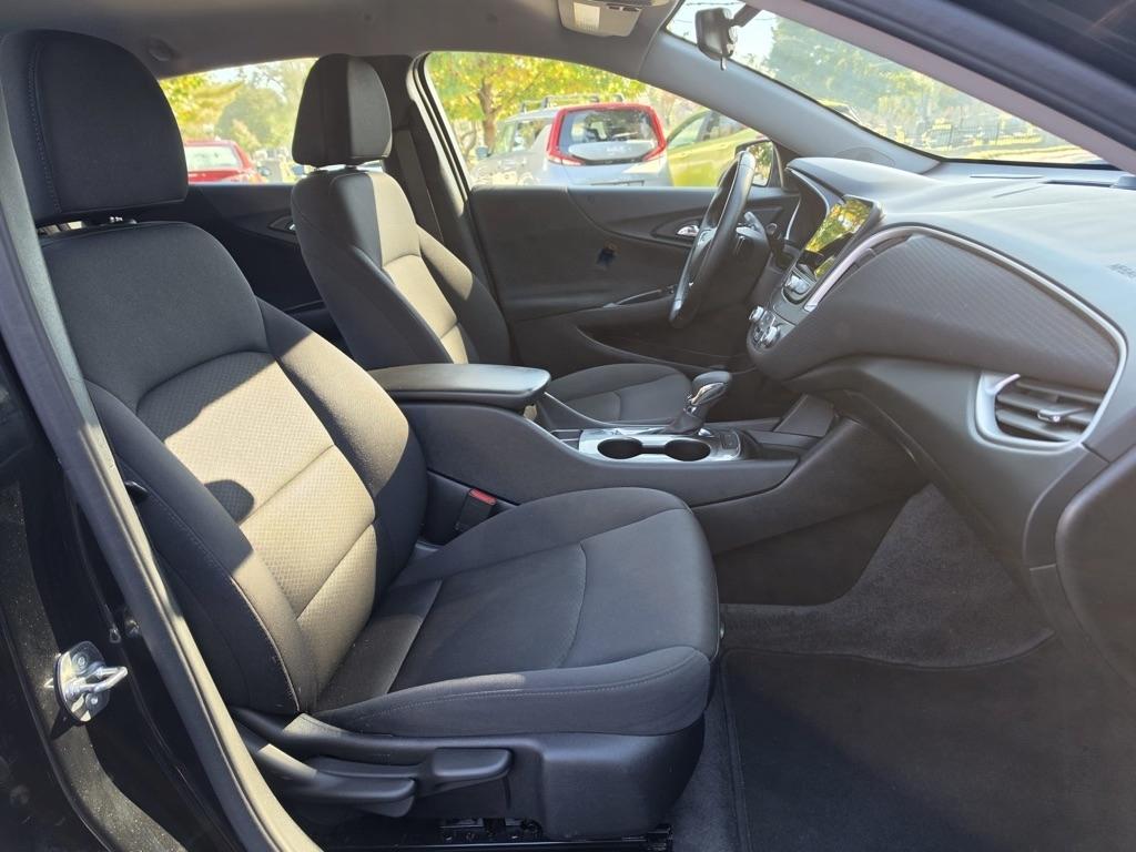Chevrolet Malibu 4dr Sdn RS 2025