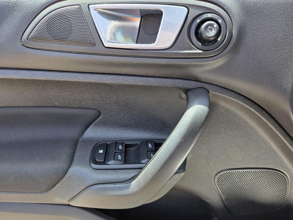 Ford Fiesta 4dr Sdn SE 2014