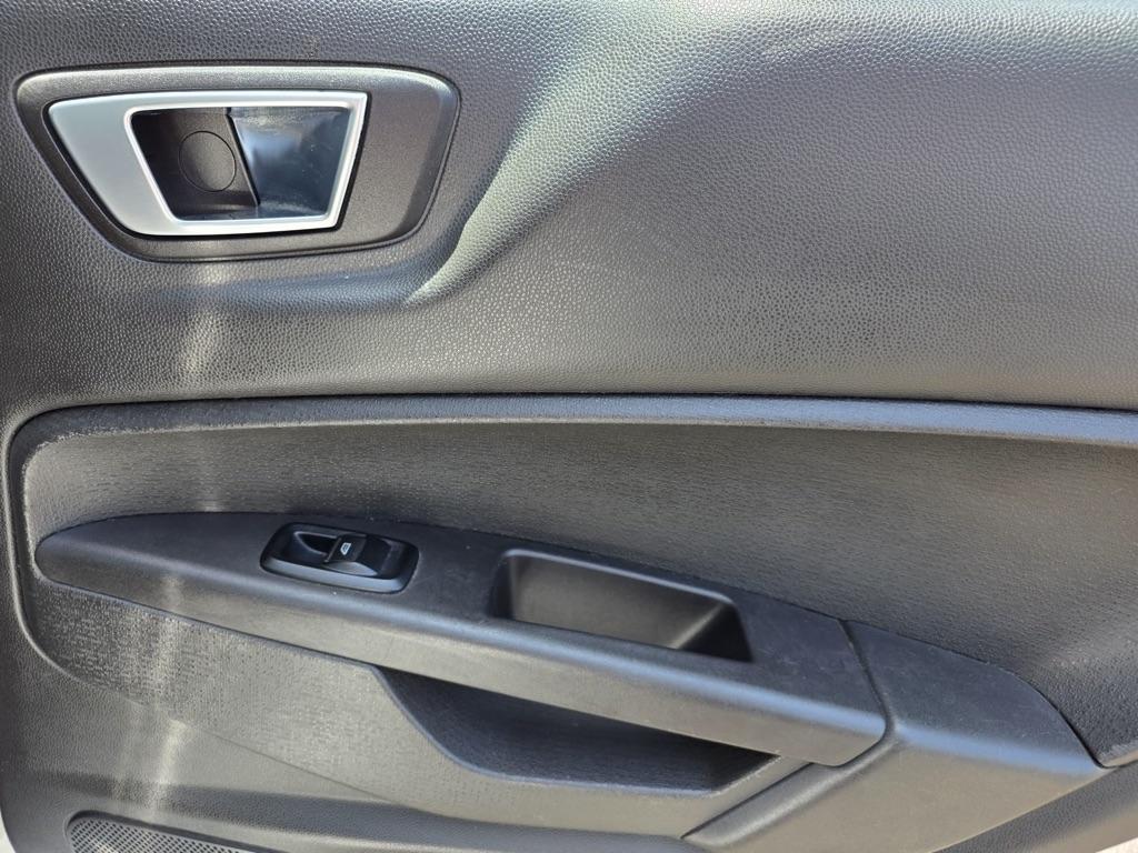 Ford Fiesta 4dr Sdn SE 2014
