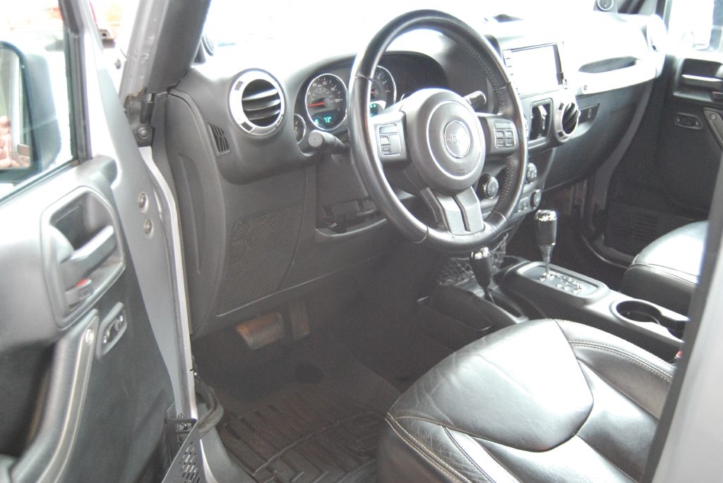 Jeep Wrangler Unlimited Sahara 4WD 2013