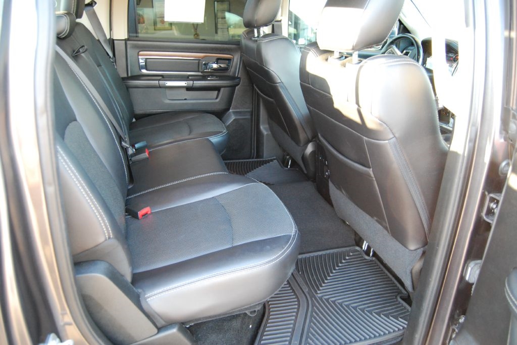 RAM 1500 Laramie Crew Cab SWB 4WD 2016