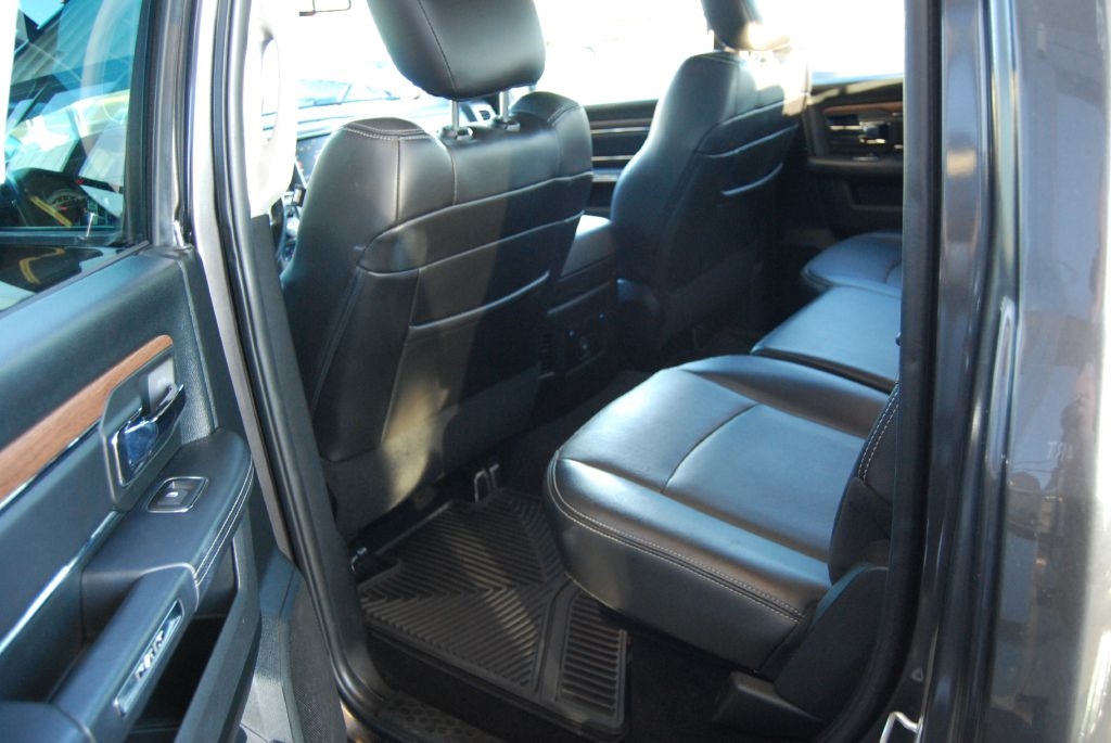 RAM 1500 Laramie Crew Cab SWB 4WD 2016