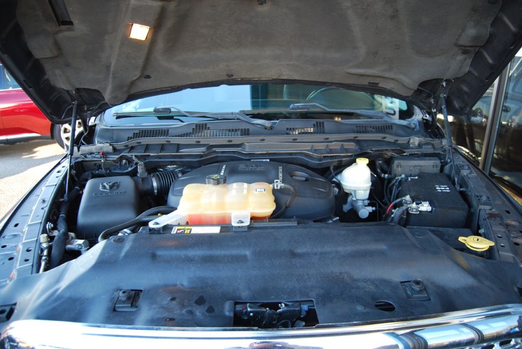 RAM 1500 Laramie Crew Cab SWB 4WD 2016