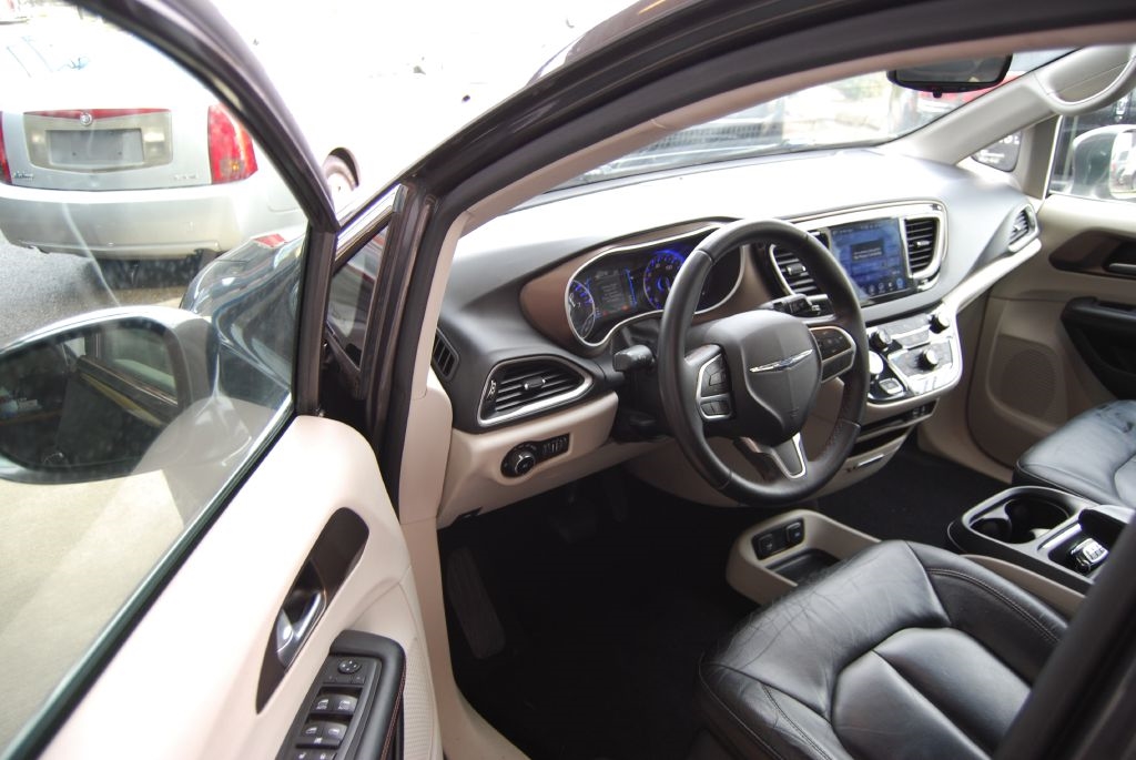 Chrysler Pacifica Touring-L 2017