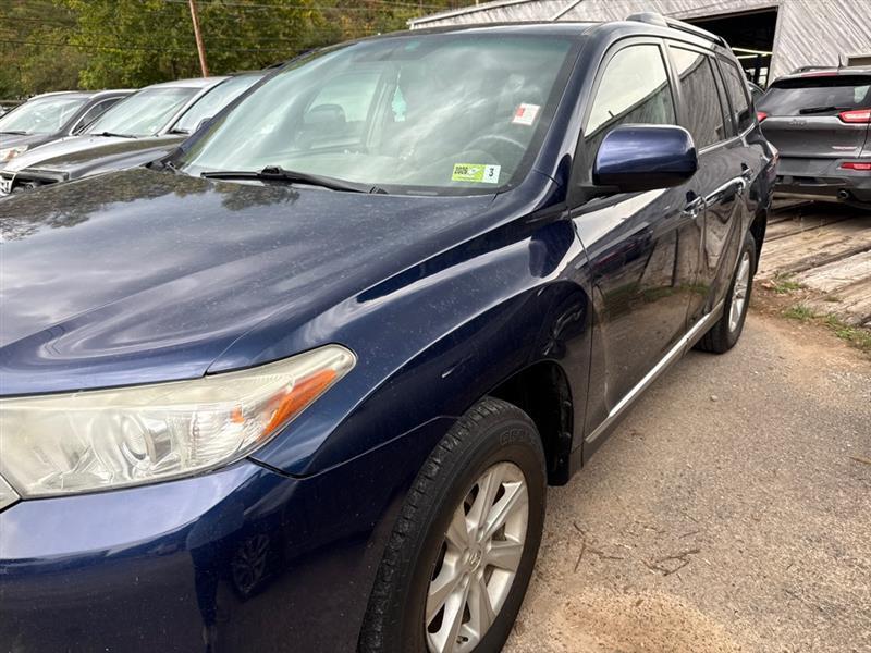 Toyota Highlander Base 4WD 2013