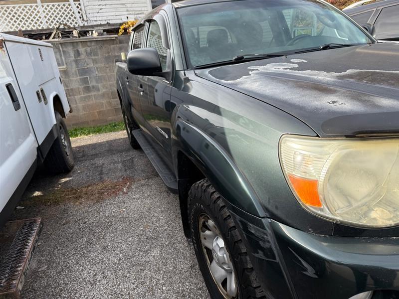 Toyota Tacoma Double Cab V6 4WD 2011