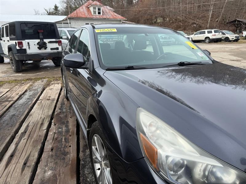 Subaru Legacy 2.5i Premium 2013