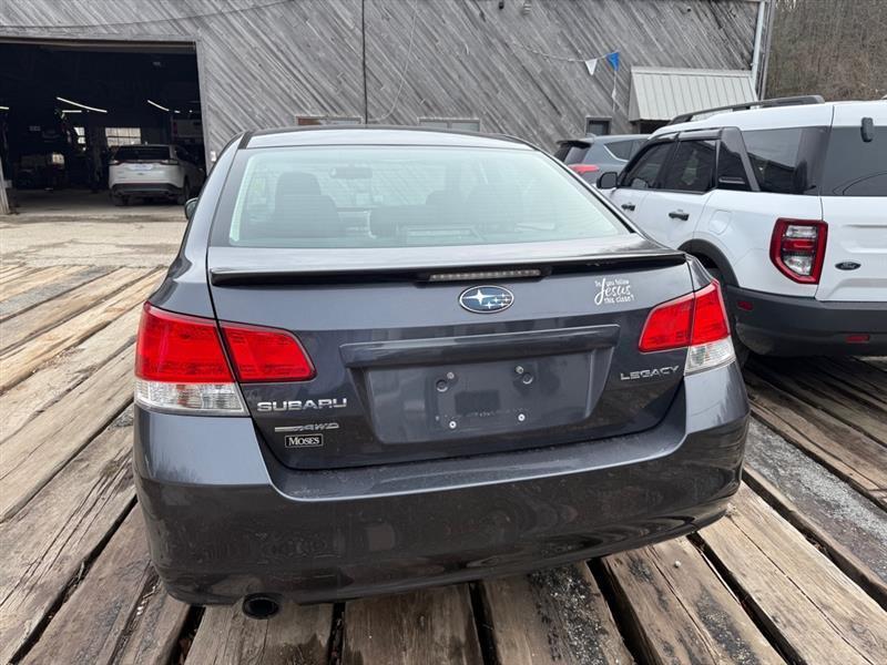 Subaru Legacy 2.5i Premium 2013