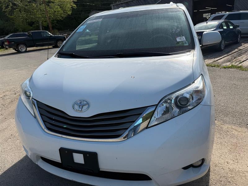 2014 Toyota Sienna Limited AWD 7-Passenger V6