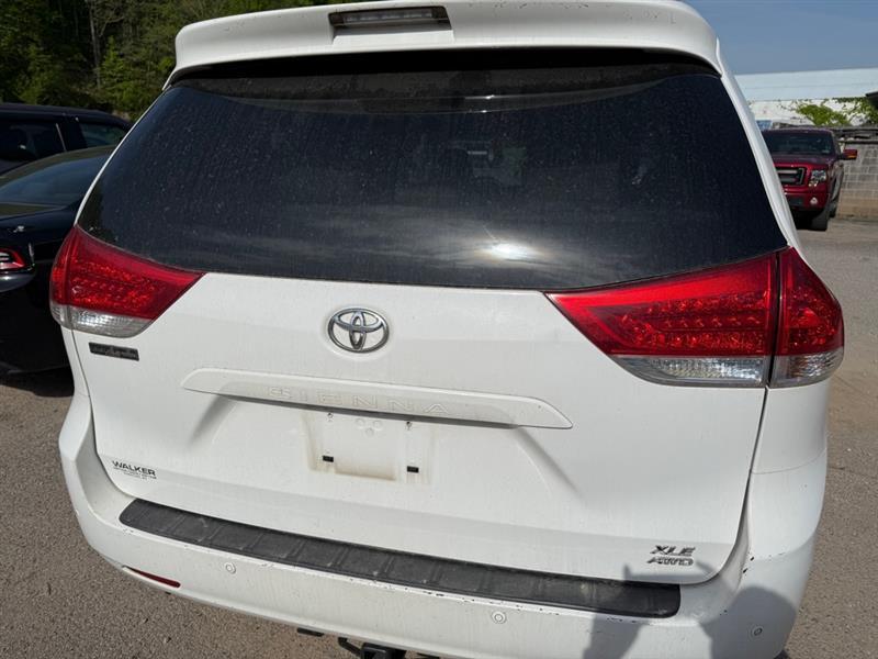 Toyota Sienna Limited AWD 7-Passenger V6 2014