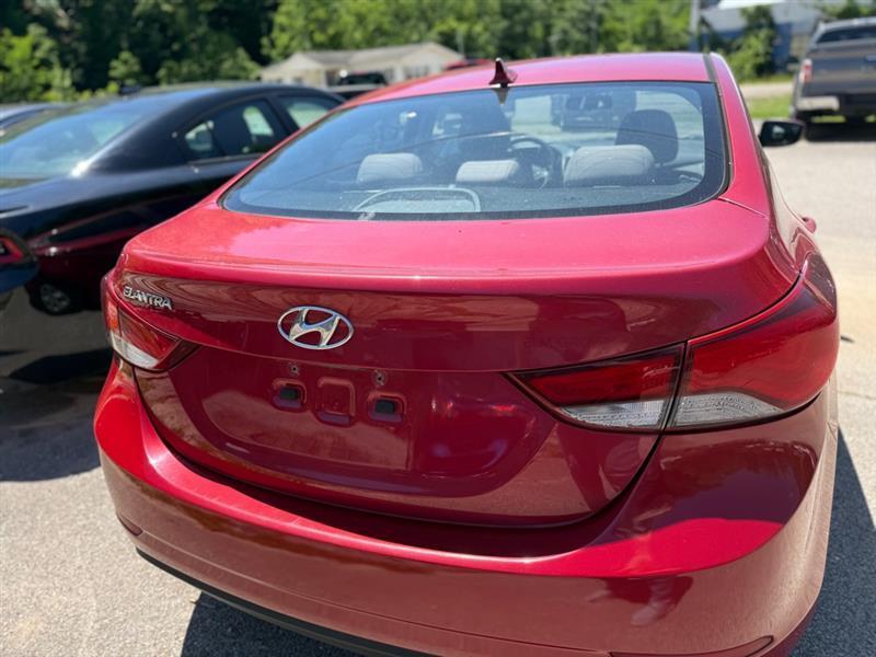 Hyundai Elantra SE 6AT 2016