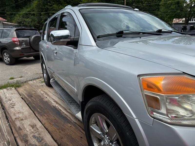 Nissan Armada SV 4WD 2012
