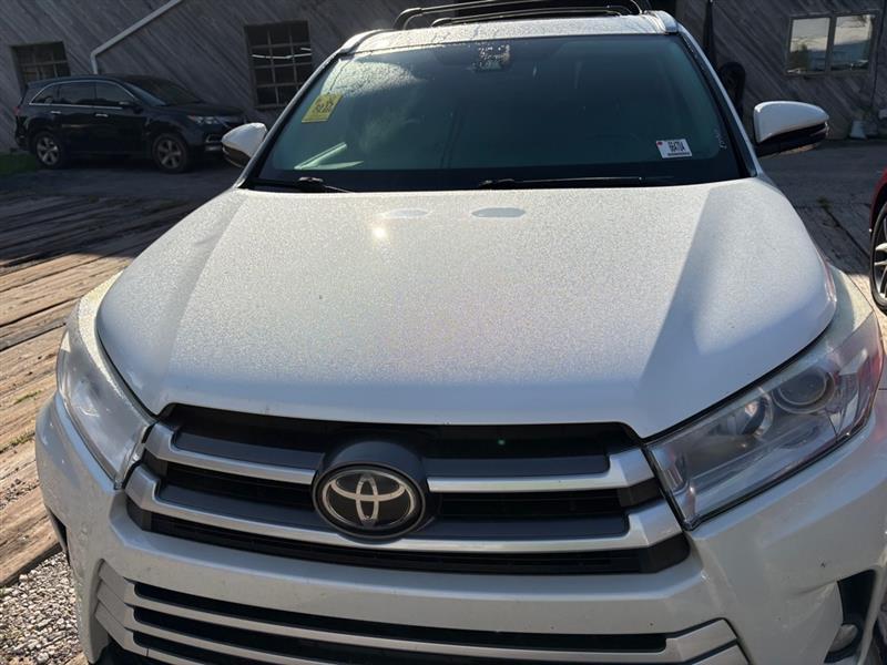 Toyota Highlander SE AWD V6 2017