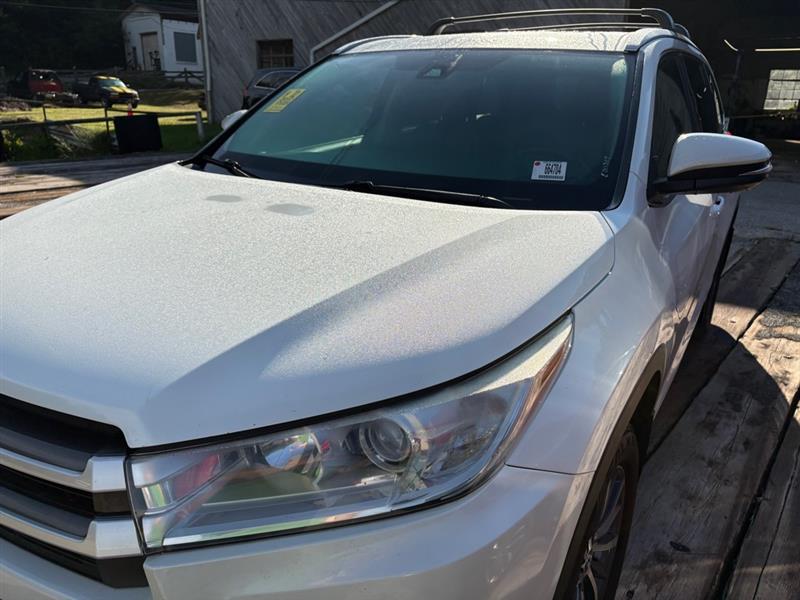 Toyota Highlander SE AWD V6 2017