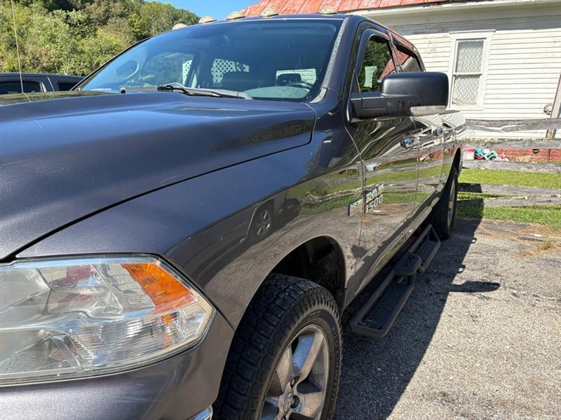 RAM 1500 SLT Crew Cab LWB 4WD 2015