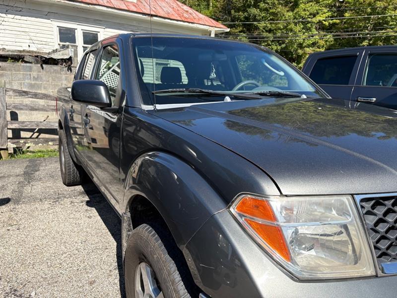Nissan Frontier LE Crew Cab 4WD 2006