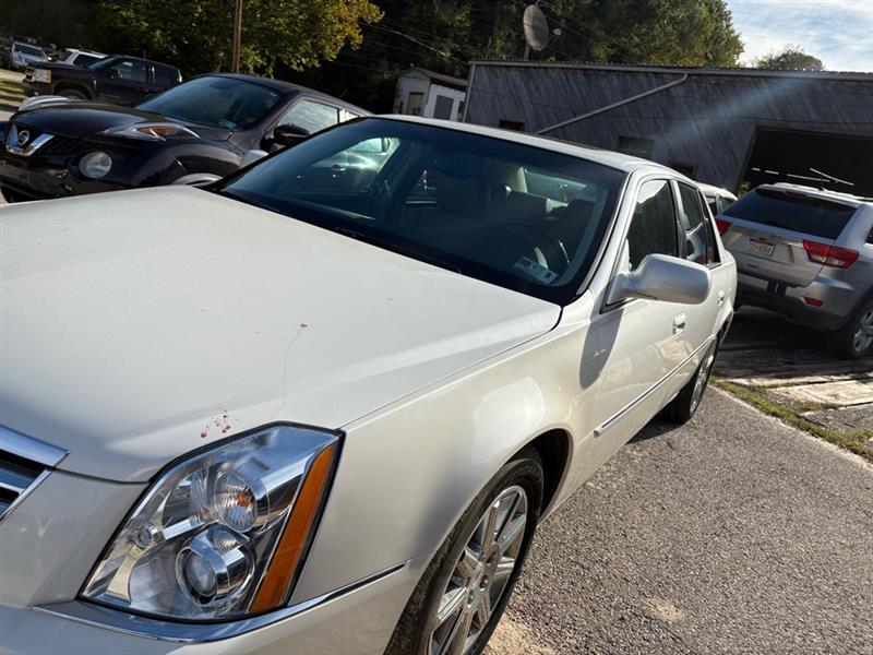 Cadillac DTS Premium w/ Navi 2011