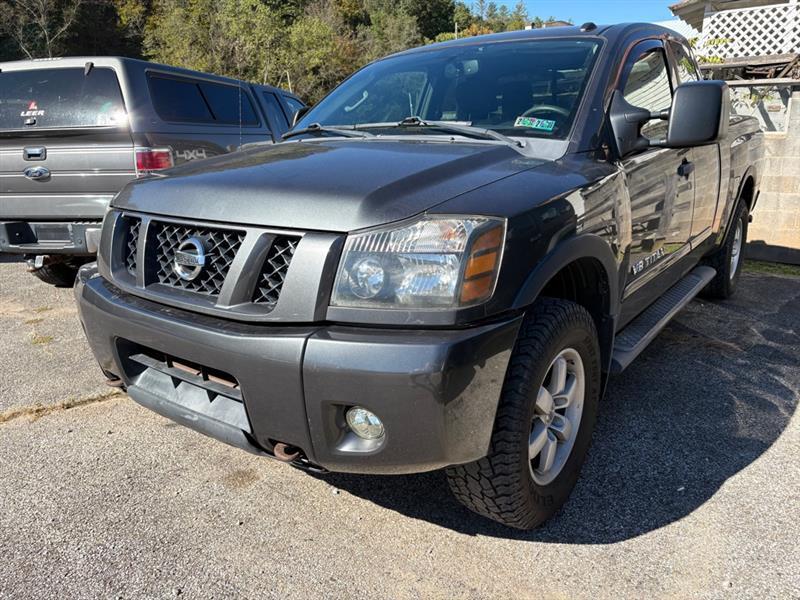 Nissan Titan S King Cab 4WD 2012